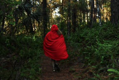 Caperucita Roja: el recorrido de la vida hacia la muerte