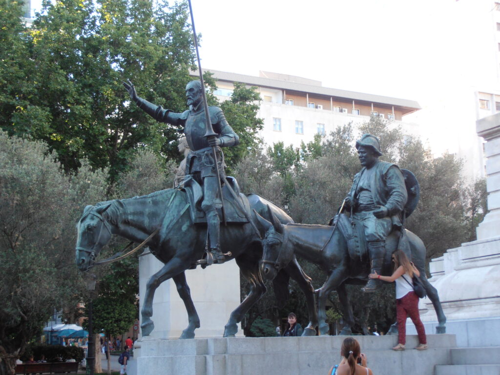 Don quijote y Sancho Panza. Plaza  España, Madrid